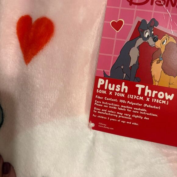 Disney Lady and The Tramp Pink White Valentine’s Day Pasta Heart Blanket NWT - Picture 3 of 5